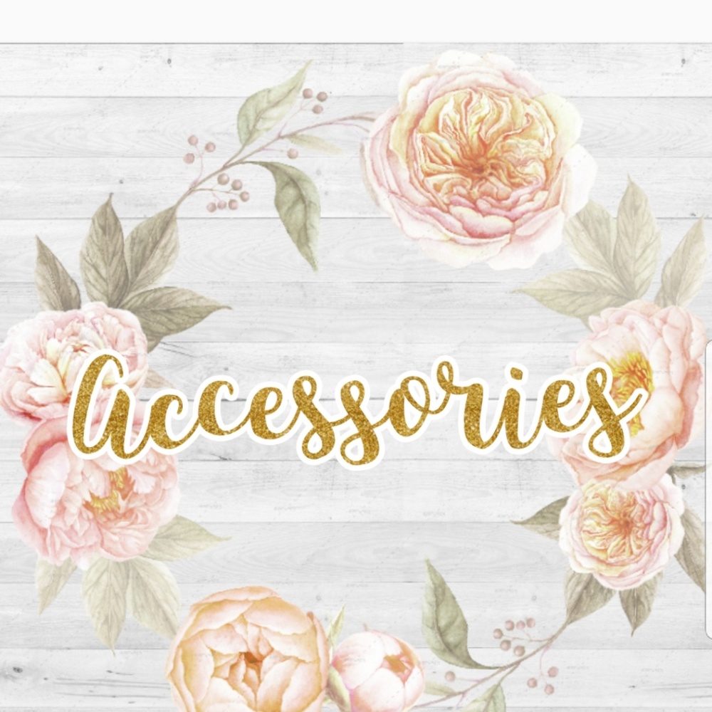 Must haves to complete your outfit! 梨